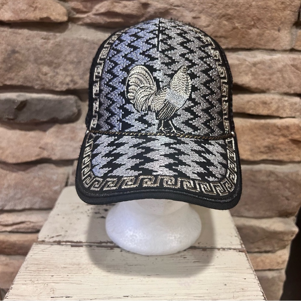 Stylish Black and Silver Rooster Cap‎
